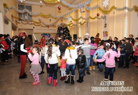 Abşeron Rayon İcra Hakimiyyətinin dəstəyi və təşkilatcılığı ilə uşaqlar üçün yeni il şənliyi təşkil edilib