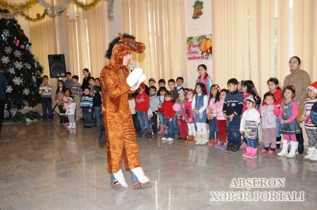 Abşeron Rayon İcra Hakimiyyətinin dəstəyi və təşkilatcılığı ilə uşaqlar üçün yeni il şənliyi təşkil edilib