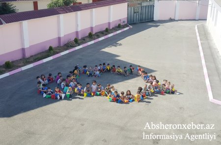 Xırdalanda bağça uşaqlarından maraqlı fləşmob-FOTO