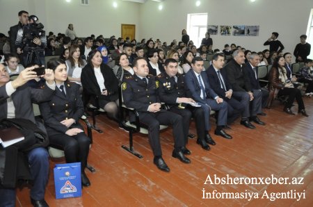 Abşeronda Baş Dövlət Yol Polisi İdarəsinin əməkdaşları şagirdlərlə görüşüb