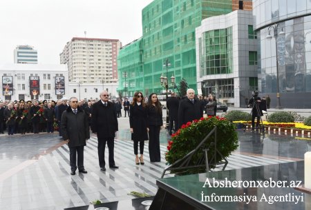 Prezident İlham Əliyev Xocalı soyqırımı qurbanlarının xatirəsini anım mərasimində iştirak edib