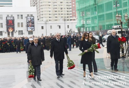 Prezident İlham Əliyev Xocalı soyqırımı qurbanlarının xatirəsini anım mərasimində iştirak edib