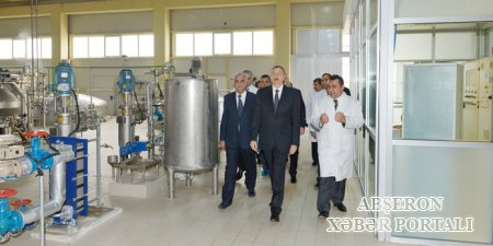 İlham Əliyev “Azərsun Sənaye Parkı”nın nəzdində yaradılan Sumqayıt yağ fabrikinin açılışında iştirak etmişdir