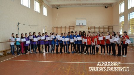 Abşeron rayonunda qızlar arasında voleybol üzrə rayon birinciliyi keçirildi.