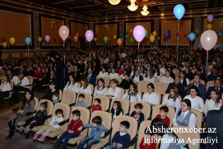 Abşeron rayonunda bağça uşaqları üçün Yeni İl şənliyi təşkil olunub (FOTO)