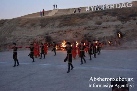 “Alovlu Abşeron” festivalı möhtəşəm konsert proqramı ilə yadda qalıb - FOTOLAR