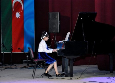 Mehdiabad qəsəbə Uşaq Musiqi Məktəbi "Şuşa ili" çərçivəsində hesabat konserti keçirib