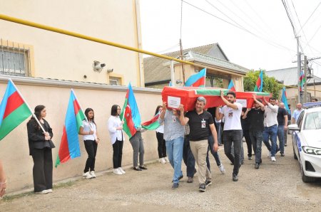 Birinci Qarabağ Müharibəsi şəhidləri Abşeron rayonu Mehdiabad qəsəbə qəbiristanlığında dəfn ediliblər