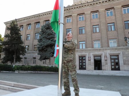 Azərbaycan bir gün ərzində öz suverenliyini bərpa etdi