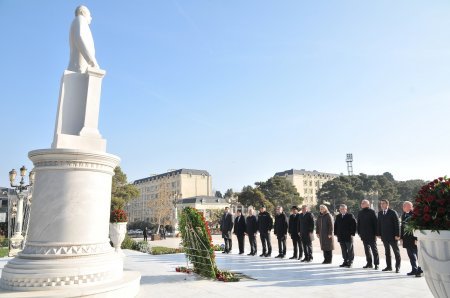 Abşeron rayonunda Ulu Öndər Heydər Əliyevin anım günü dərin ehtiramla qeyd olunub