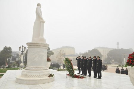 Abşeron rayonunda Ulu Öndər Heydər Əliyevin anım günü dərin ehtiramla qeyd olunub