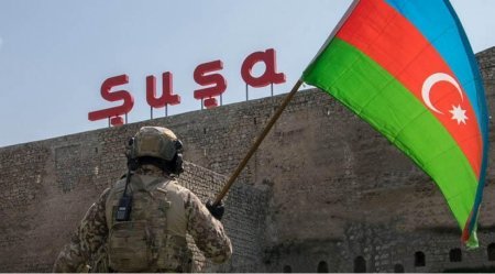 Dövlət Bayrağı suveren ölkəmizin hər bölgəsində qürurla dalğalanır