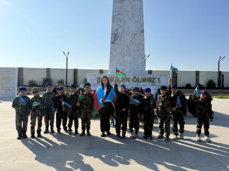 Qələbə sevinci, bayraq qüruru