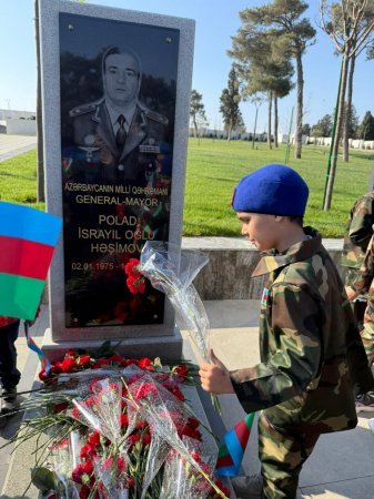 Qələbə sevinci, bayraq qüruru