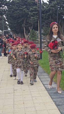 Qələbə sevinci, bayraq qüruru